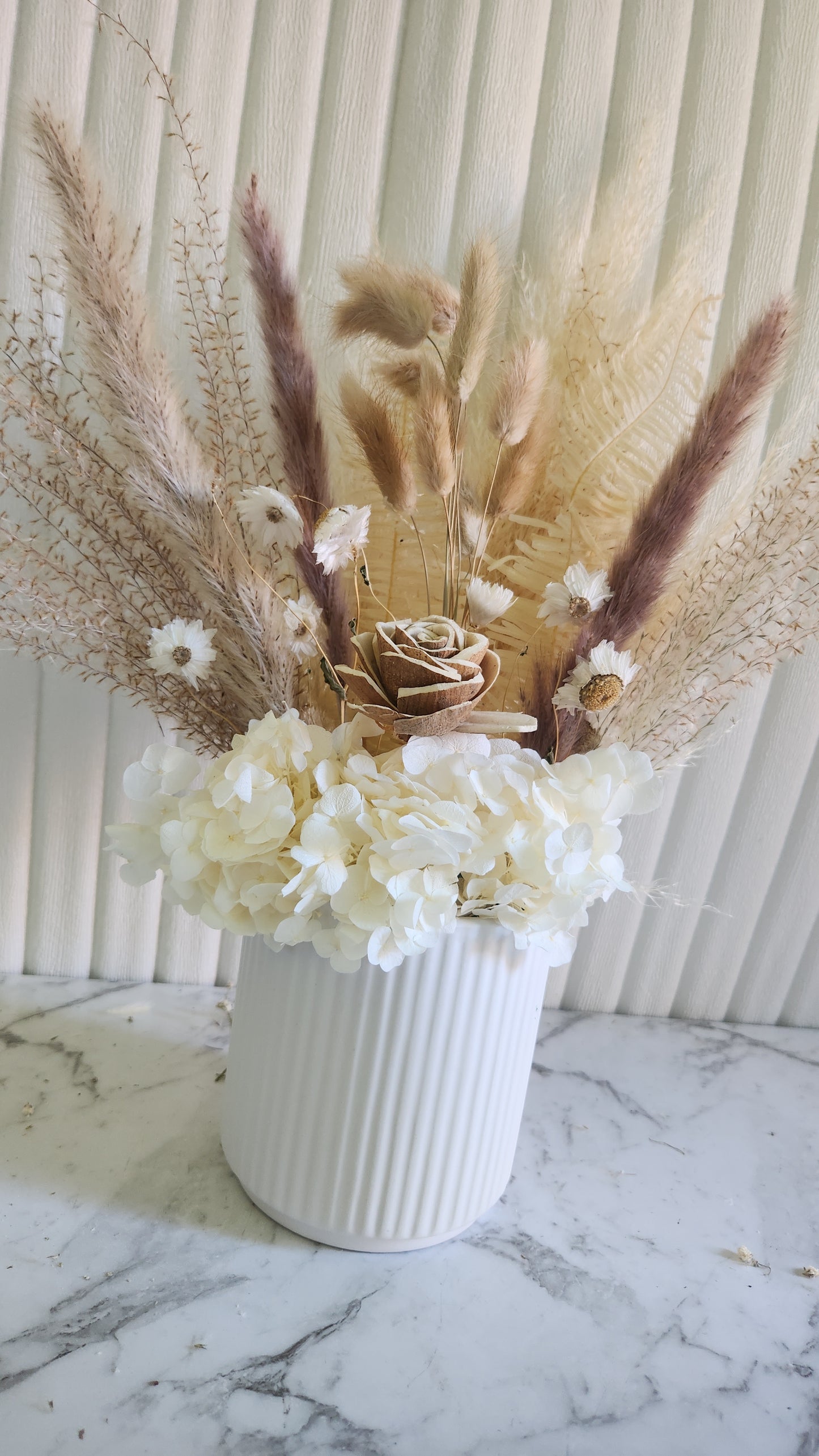 Dried flower neutral